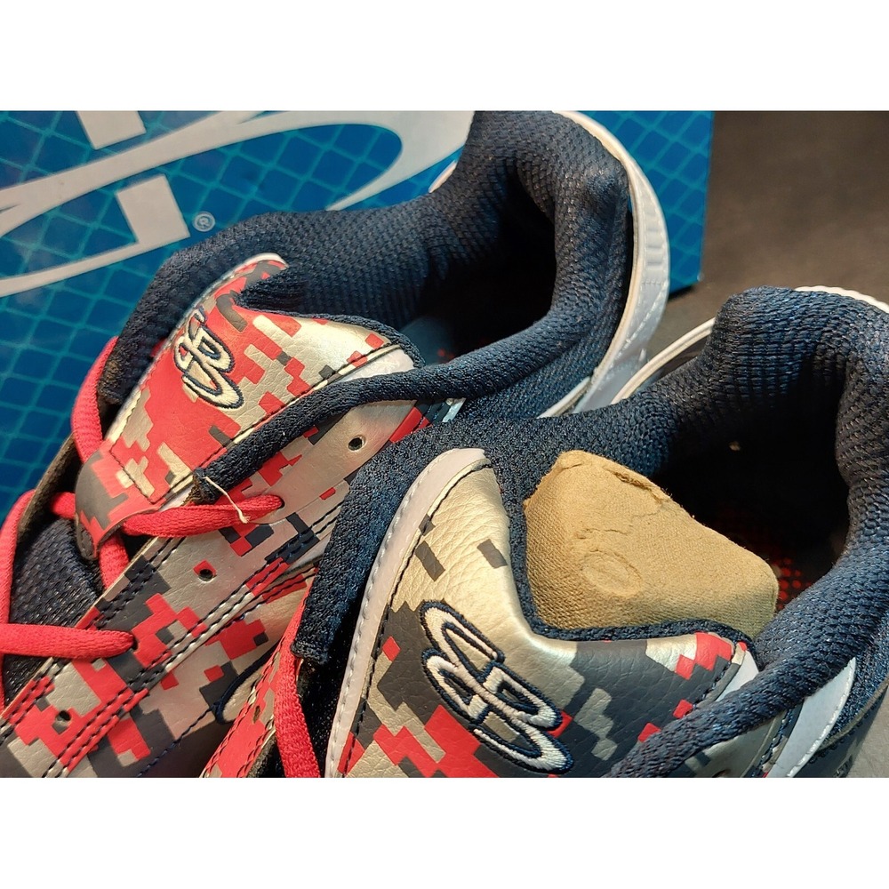 Boombah Men's 14 Metal Baseball Cleats Red Navy Blue Camo Shoes BM15052-7 - Picture 3 of 11